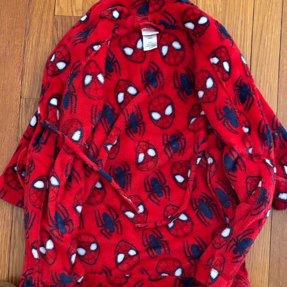 Marvel Red and Blue Spider-Man Plush Robe - Picture 3 of 4